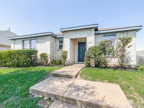 3201 Silver Creek Dr, Mesquite, TX 75181