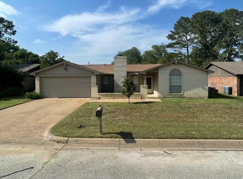 5205 Marshfield Ct, Arlington, TX 76016