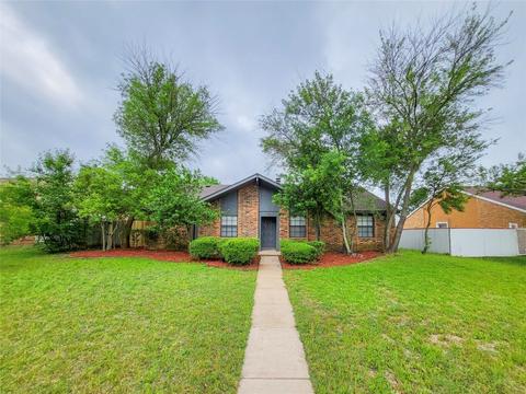 421 Rainier St, Cedar Hill, TX 75104