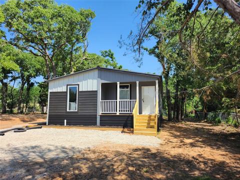 1547 Gale Dr, Pelican Bay, TX 76020