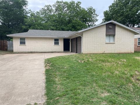 2412 Kingston St, Arlington, TX 76015