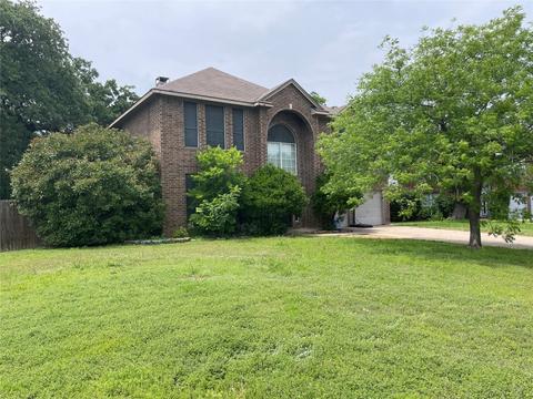 401 Parkview Ct, Hurst, TX 76053