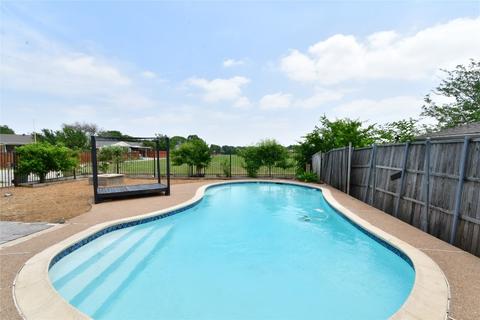 1931 Castille Dr, Carrollton, TX 75007