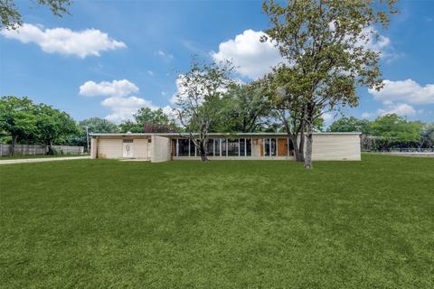 2626 Grove Hill Rd, Dallas, TX 75227