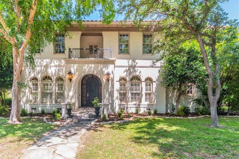 6800 Crooked Stick Ct, Fort Worth, TX 76132