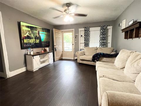 9525 Saint Rosalie Dr, Dallas, TX 75217
