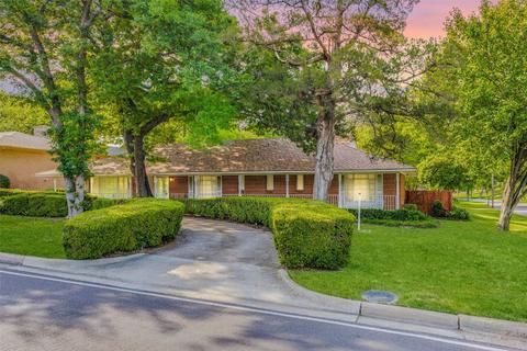 1748 W Red Bird Ln, Dallas, TX 75232