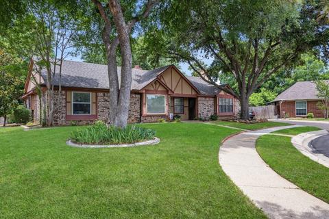 2601 Aquaduct Ct, Bedford, TX 76022