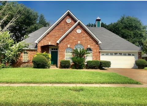 1215 Whitehall Dr, Bossier City, LA 71112