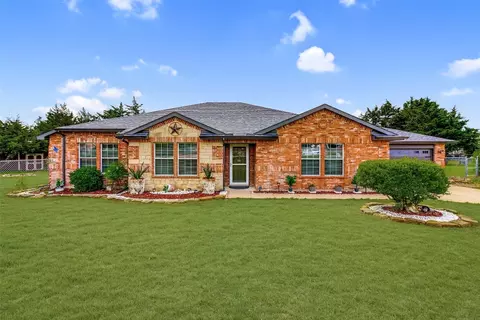 4110 Victory Ct, Midlothian, TX 76065