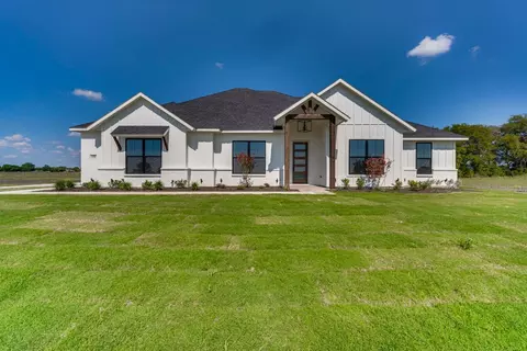 1231 Glade St, Palmer, TX 75152
