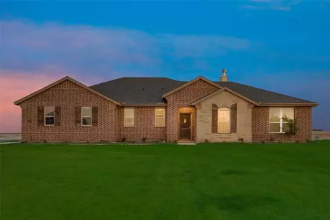 142 Range Ln, Decatur, TX 76234