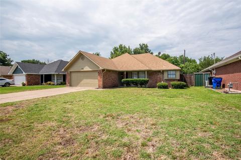323 Bowie St, Forney, TX 75126