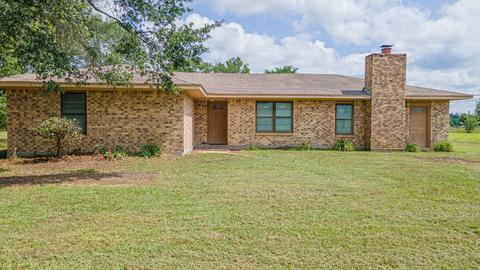 58 Spring Circle Dr, Huntsville, TX 77320