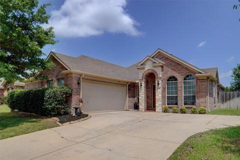 904 Mesquite Dr, Burleson, TX 76028