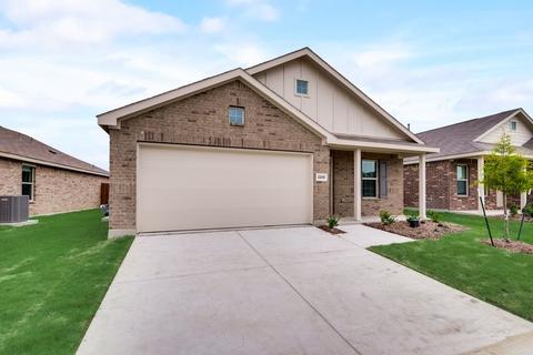 2205 Mobile St, Ennis, TX 75119