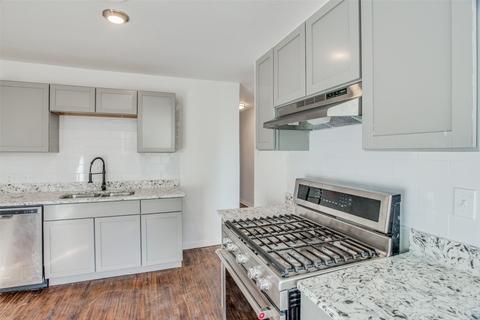 417 SW 17th St, Grand Prairie, TX 75051