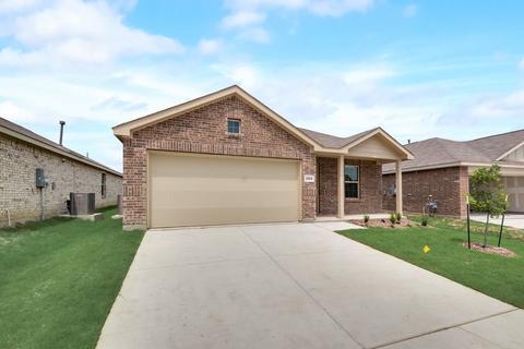 2204 Mobile St, Ennis, TX 75119