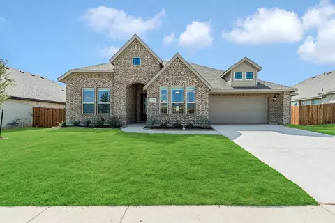 212 Claywood Dr, Glenn Heights, TX 75154