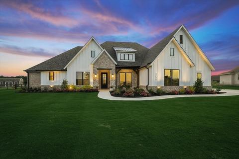 3200 Stardust Ln, Northlake, TX 76226