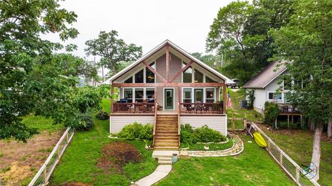 221 Hillcrest Dr, Tool, TX 75143