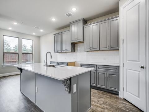 3101 Hamilton St, Plano, TX 75075