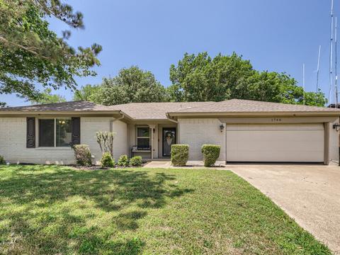 1740 Queen St, Fort Worth, TX 76103