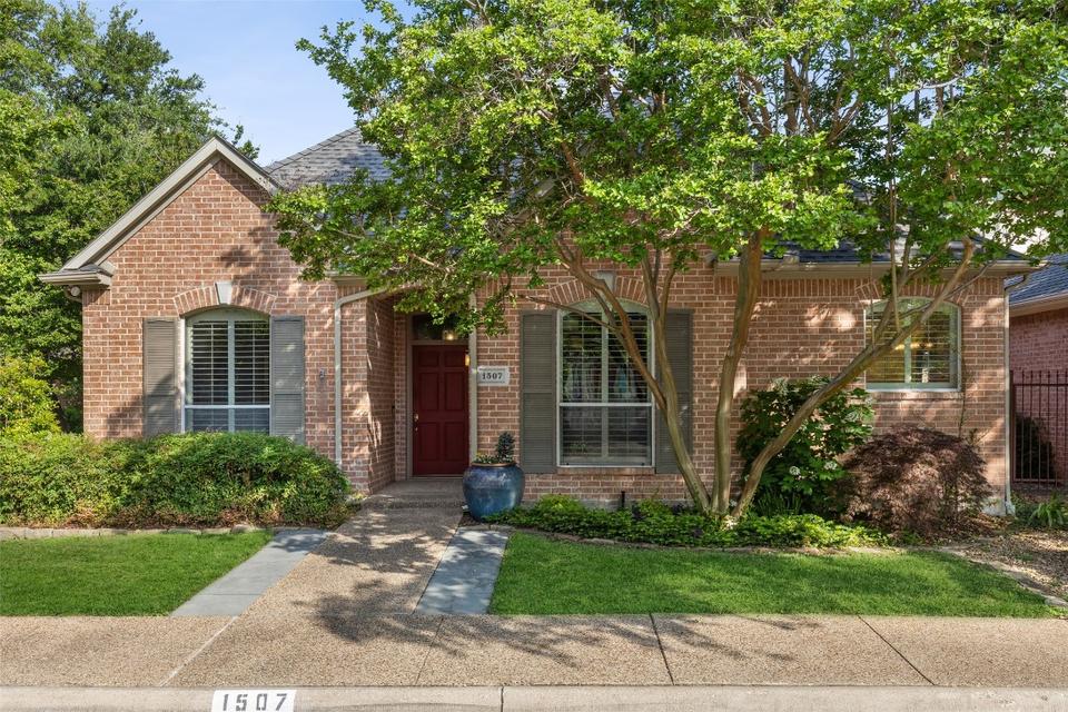 1507 Waterside Ct, Dallas, TX 75218 26 Photos Movoto