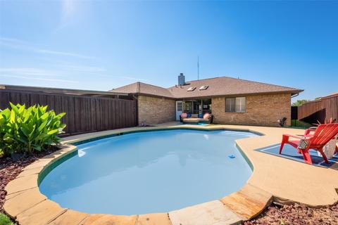 4610 Westlake Dr, Garland, TX 75043