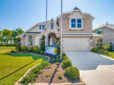 2116 Broken Arrow Dr, Aubrey, TX 76227