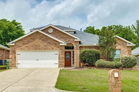 1312 Maple Terrace Dr, Mansfield, TX 76063