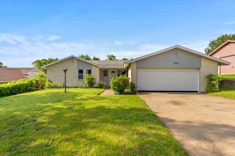 1712 Solitude Dr, Dallas, TX 75241