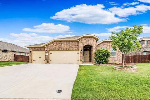435 Skipper Ln, Azle, TX 76020
