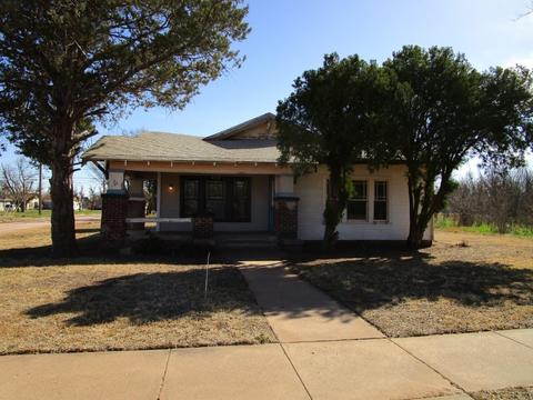 412 E Campbell St, Stamford, TX 79553