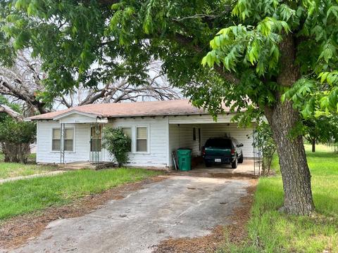 806 W Cherokee Ave, Comanche, TX 76442
