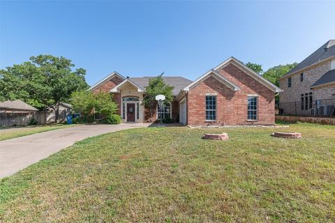 802 John Thomas Dr, Keene, TX 76059