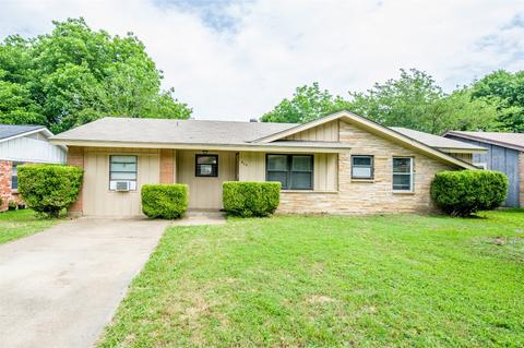 712 Phillips Dr, Ennis, TX 75119