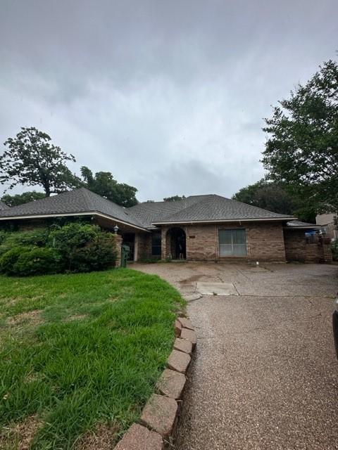 5207 Caliente Dr, Arlington, TX 76017
