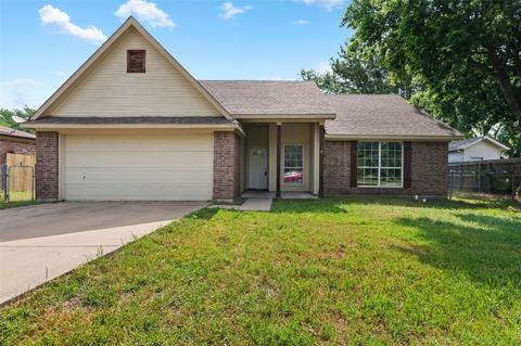 406 Shady Oaks Cir, Shady Shores, TX 76208