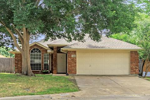 3800 Cannonwood Dr, Fort Worth, TX 76137