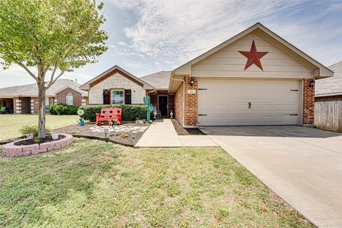 608 Antonio Ln, Waxahachie, TX 75165