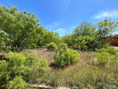 311 S Anson St, Stamford, TX 79553