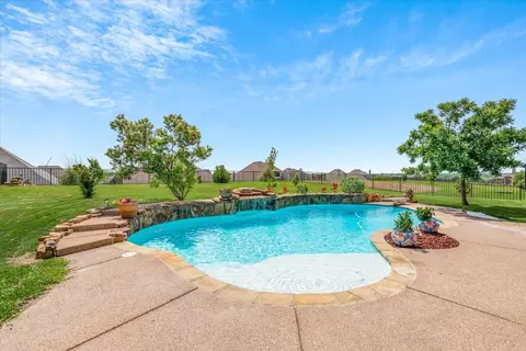 10908 Owl Creek Dr, Fort Worth, TX 76179