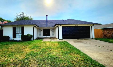 2312 Escalante Ave, Fort Worth, TX 76112