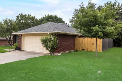 800 Water View Dr, Mansfield, TX 76063