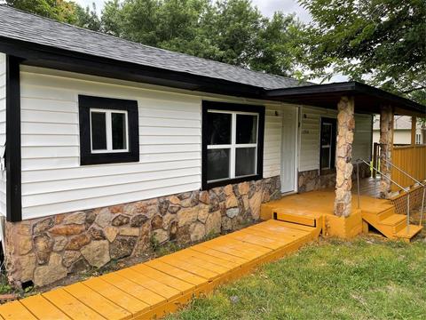 1704 E King St, Sherman, TX 75090