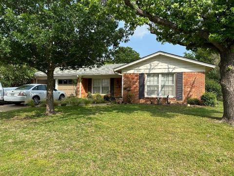 5725 Walraven Cir, Fort Worth, TX 76133