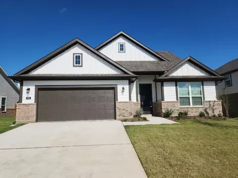 800 Brookside Trl, Springtown, TX 76082