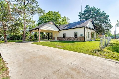 617 E Chambers St, Cleburne, TX 76031