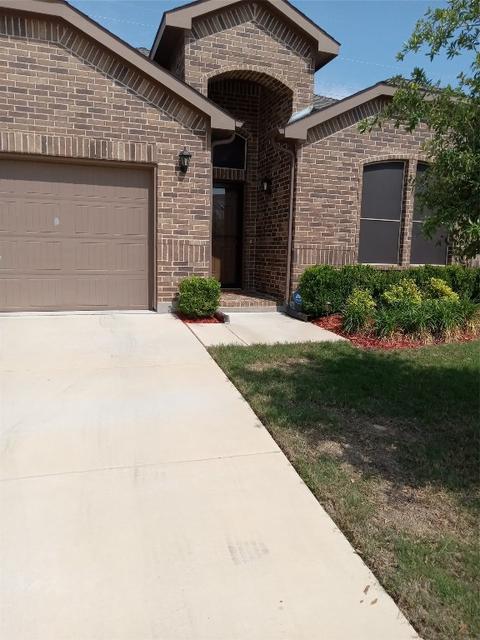 1117 Alnwick Ln, Saginaw, TX 76131